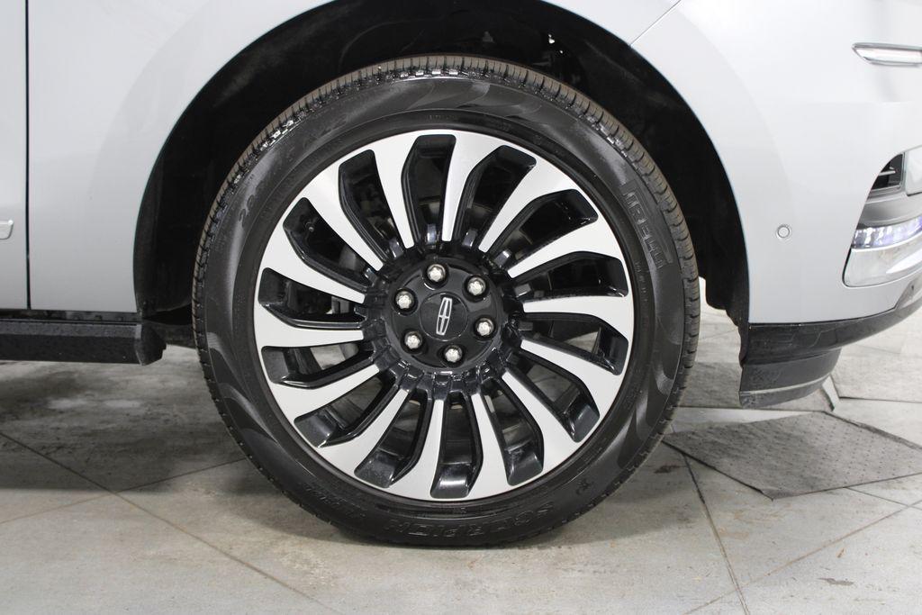 used 2024 Lincoln Navigator car, priced at $77,398