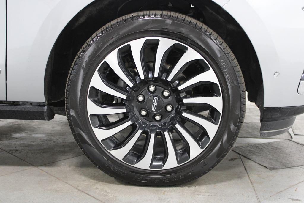used 2024 Lincoln Navigator car, priced at $77,398