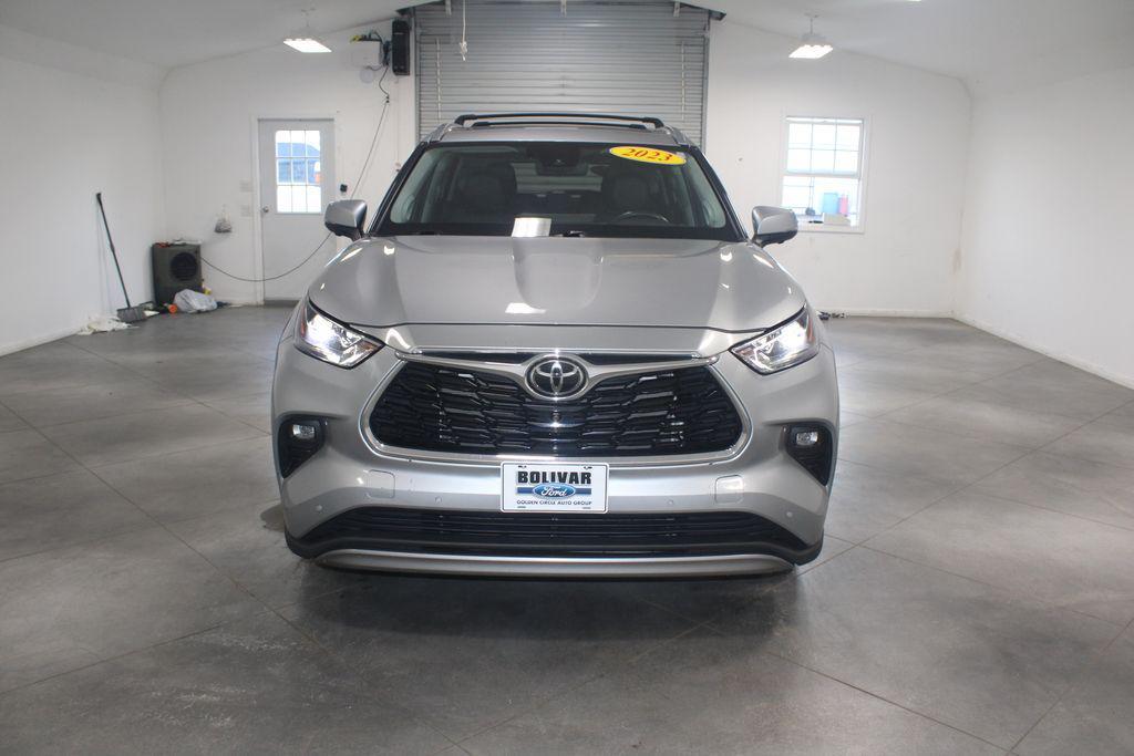 used 2023 Toyota Highlander car, priced at $42,000