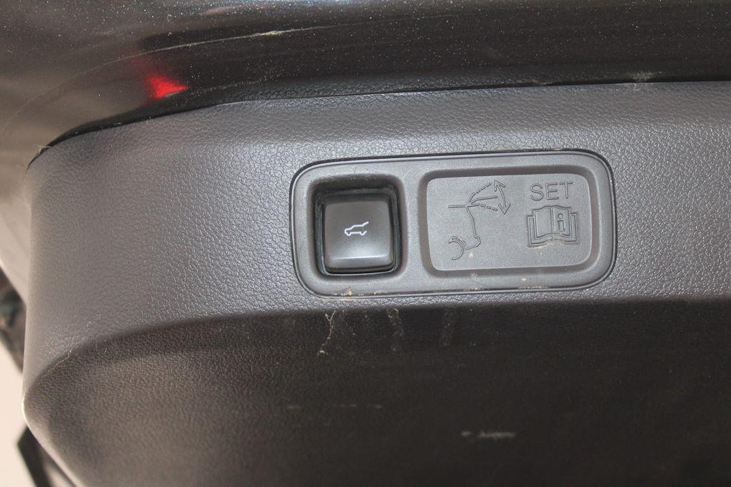 used 2024 Ford Expedition car, priced at $54,528