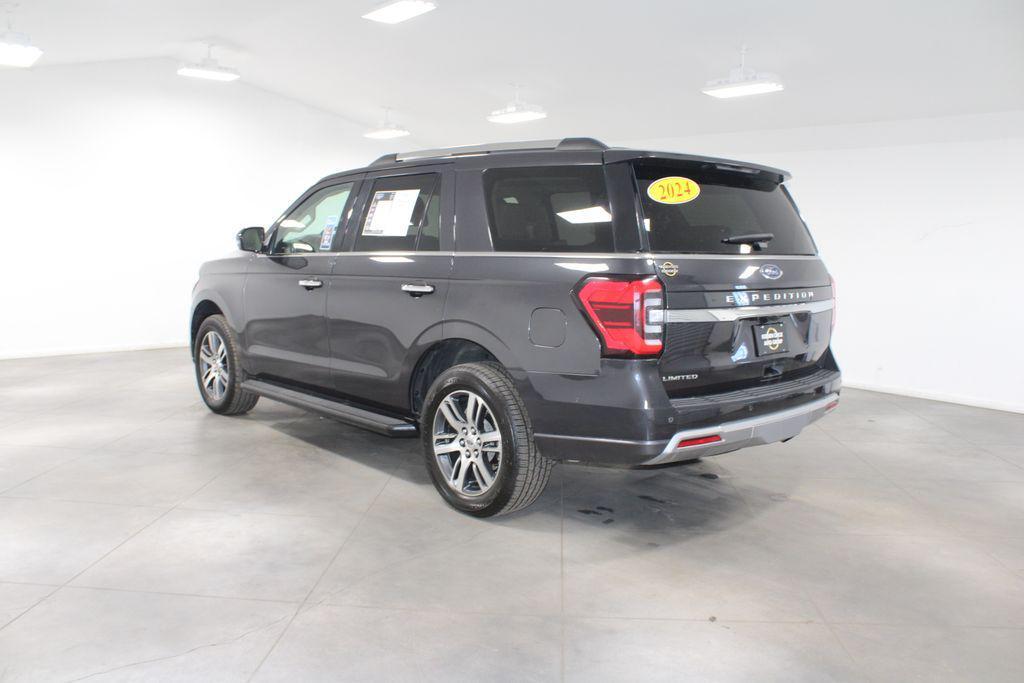 used 2024 Ford Expedition car, priced at $54,528