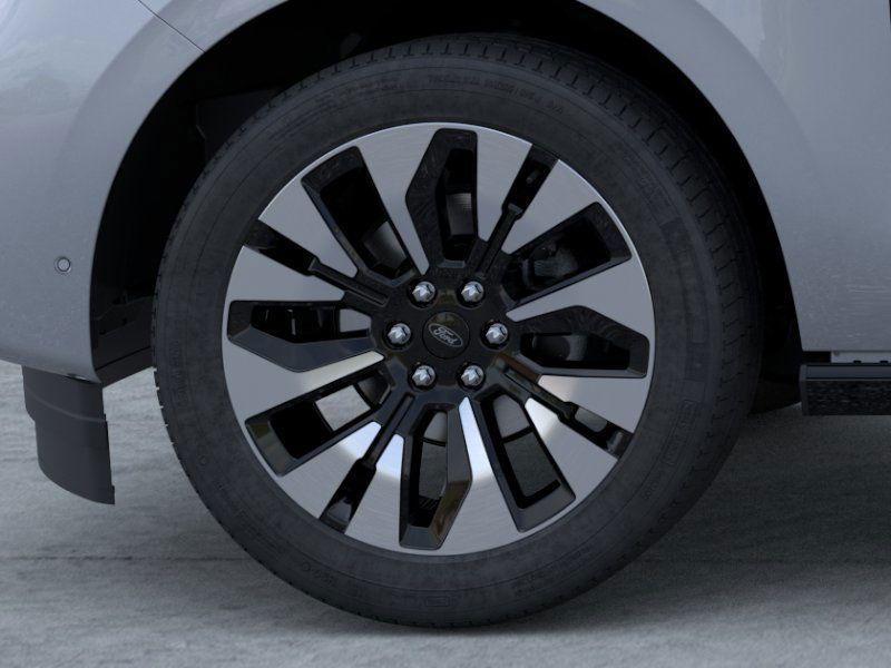 new 2025 Ford Expedition car, priced at $87,110