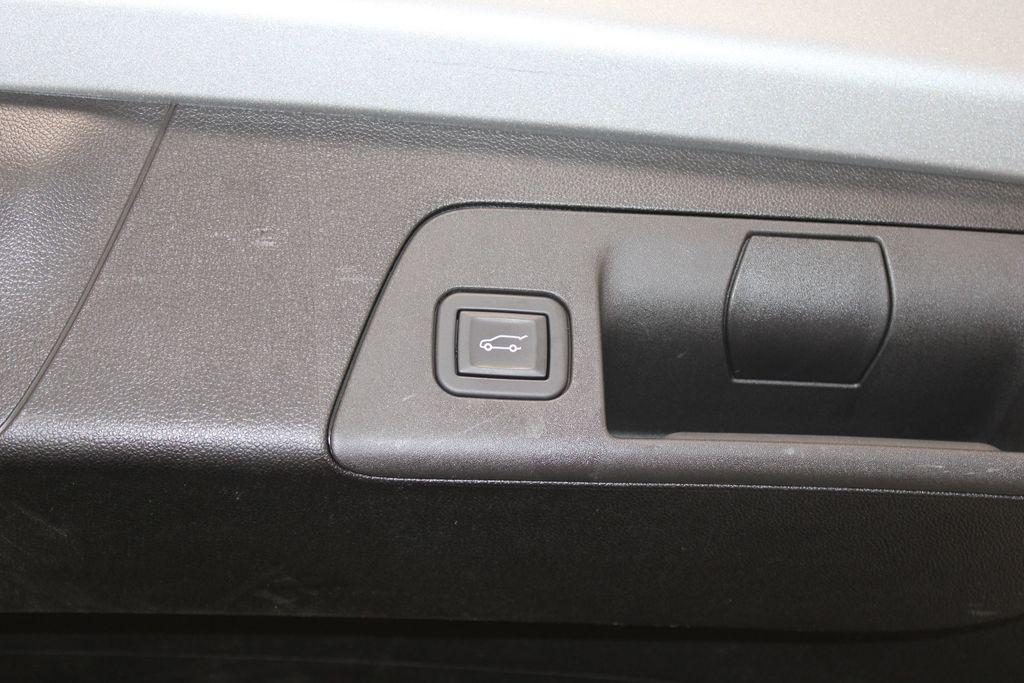 used 2024 Buick Envision car, priced at $33,000