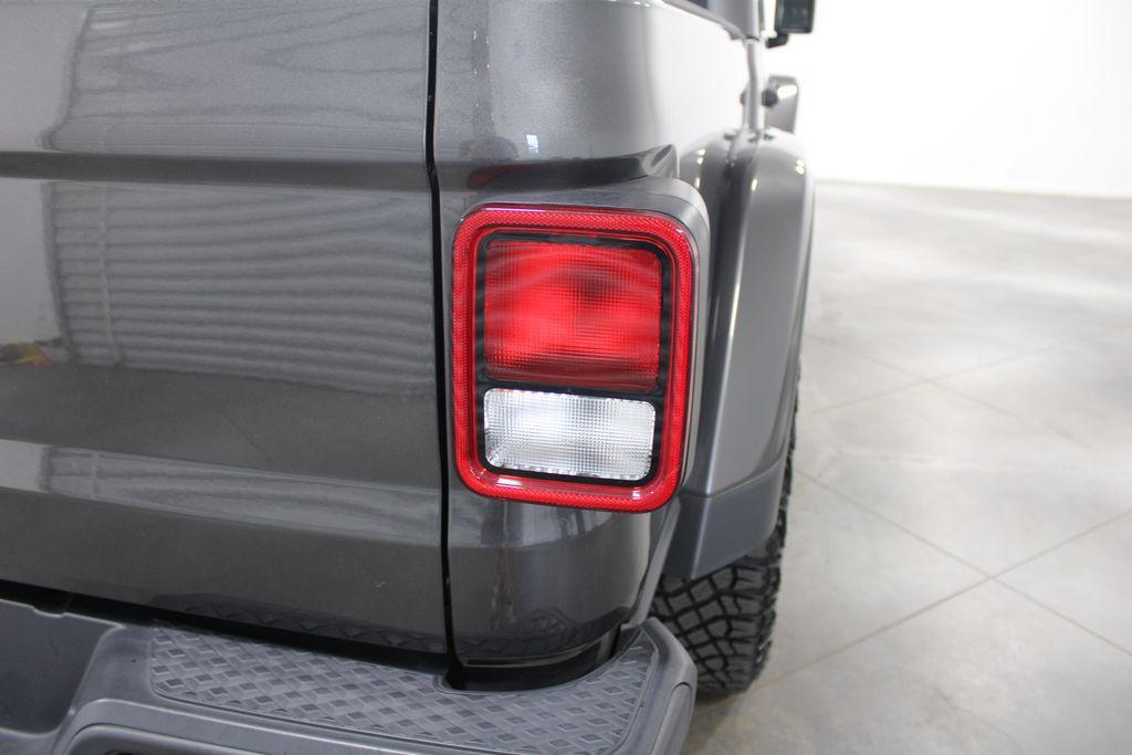 used 2022 Jeep Gladiator car, priced at $34,158
