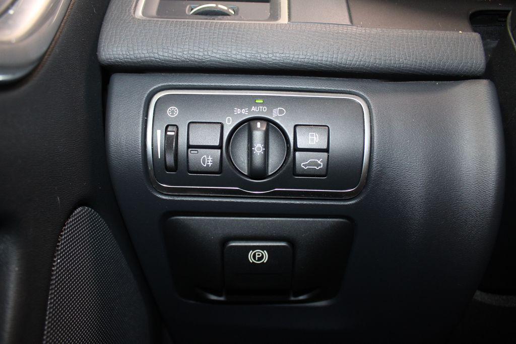 used 2015 Volvo XC60 car, priced at $9,488