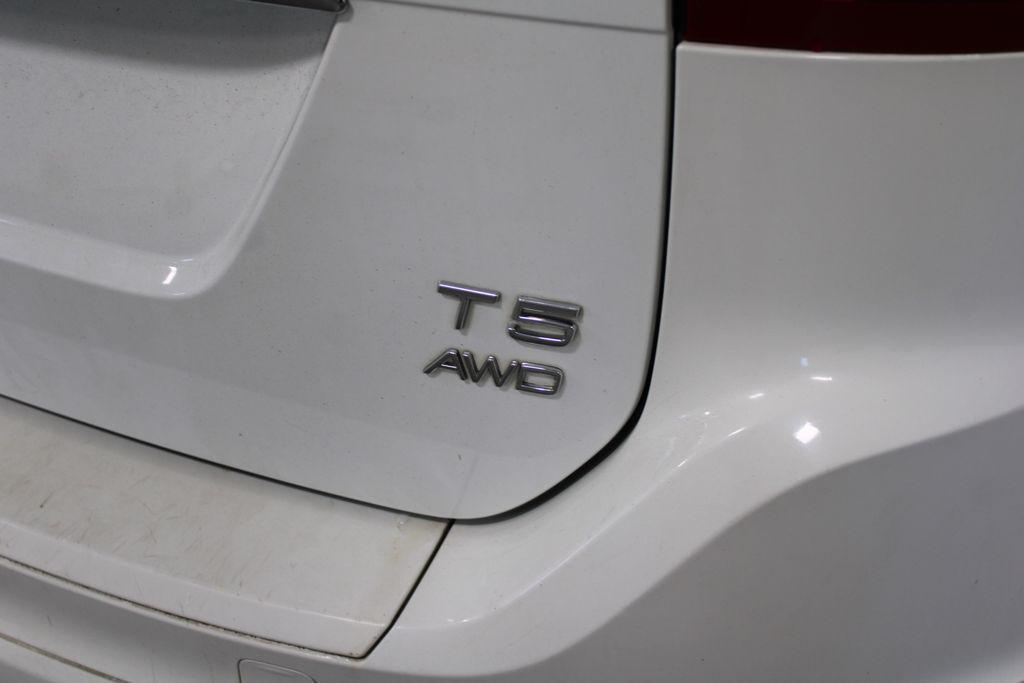 used 2015 Volvo XC60 car, priced at $9,488