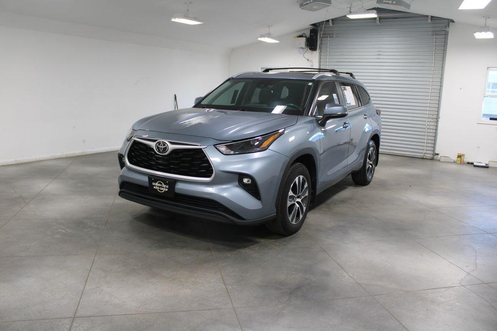 used 2024 Toyota Highlander car, priced at $39,448