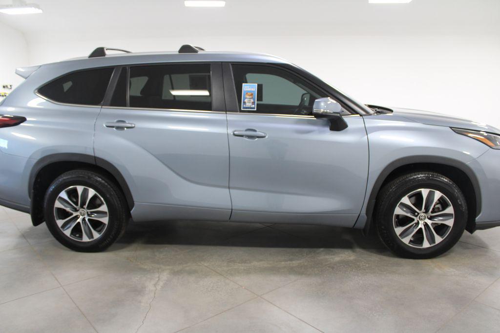used 2024 Toyota Highlander car, priced at $39,448