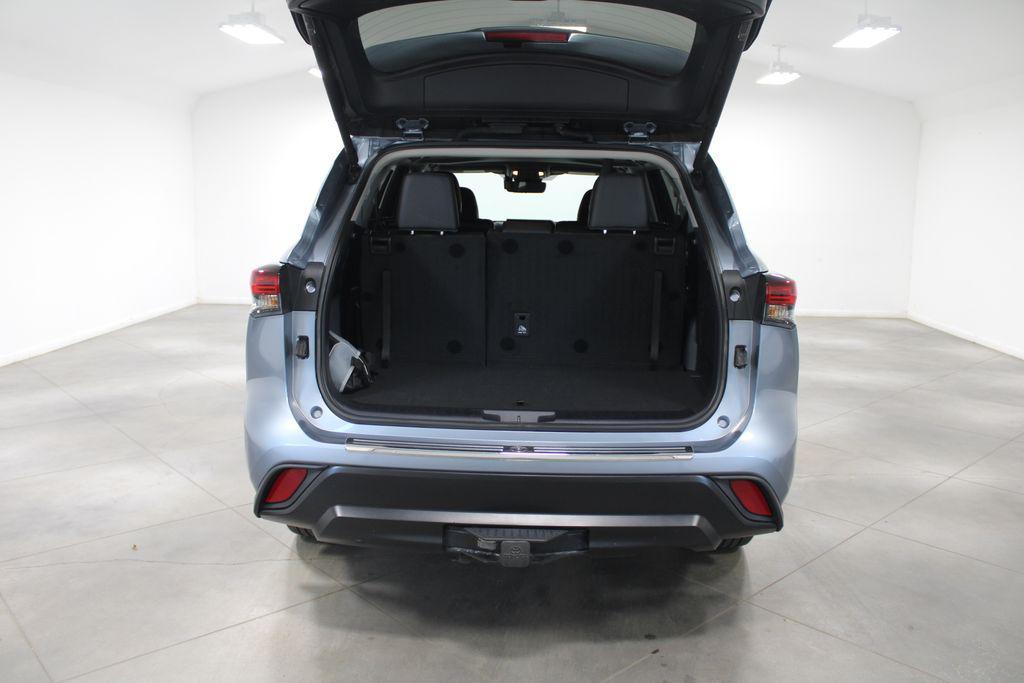 used 2024 Toyota Highlander car, priced at $39,448