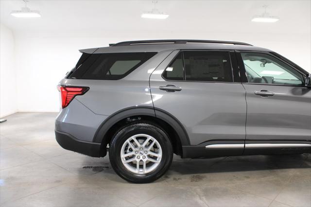 new 2025 Ford Explorer car, priced at $41,673