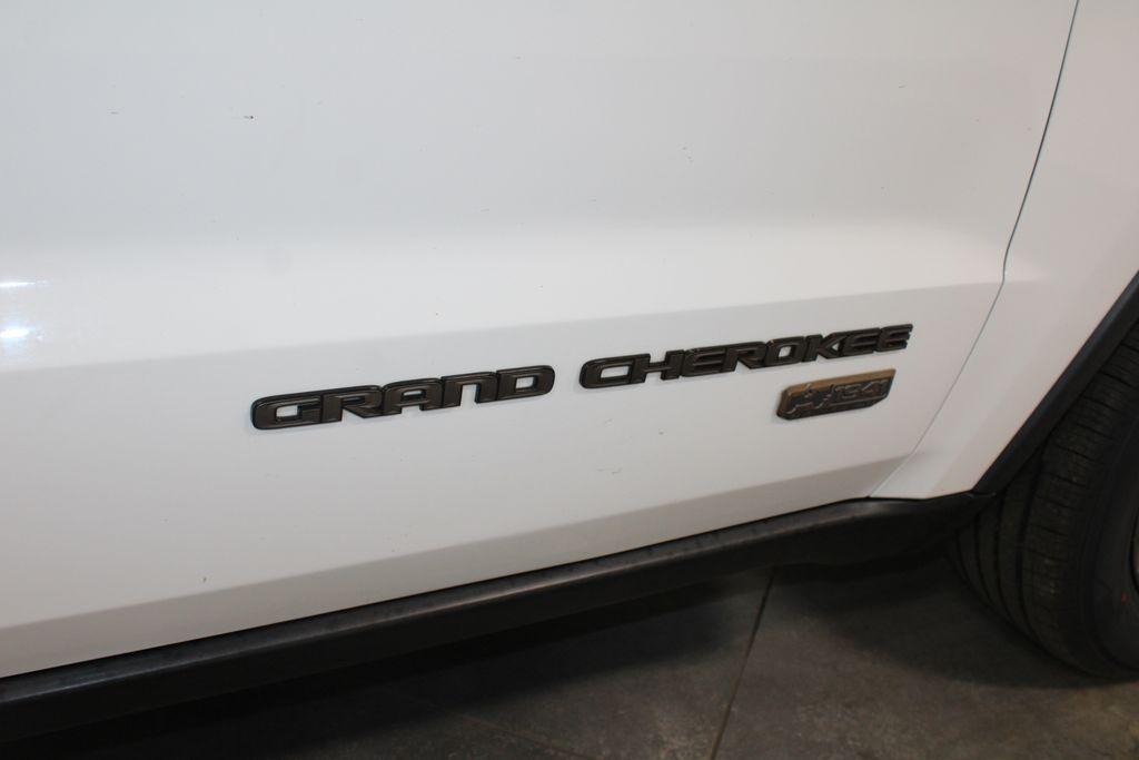 used 2017 Jeep Grand Cherokee car, priced at $12,448