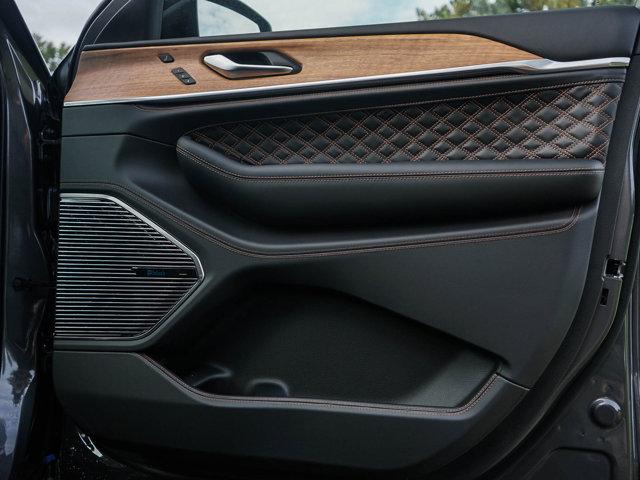 new 2025 Jeep Grand Cherokee car, priced at $63,373