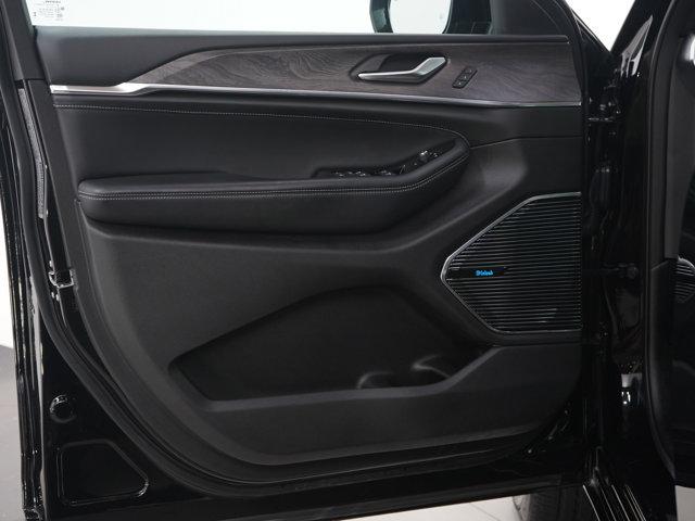 used 2023 Jeep Grand Cherokee car, priced at $36,998