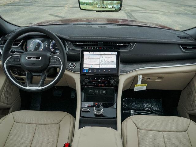 new 2025 Jeep Grand Cherokee car, priced at $48,749