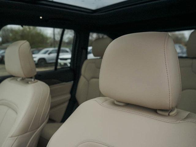 new 2025 Jeep Grand Cherokee car, priced at $48,749