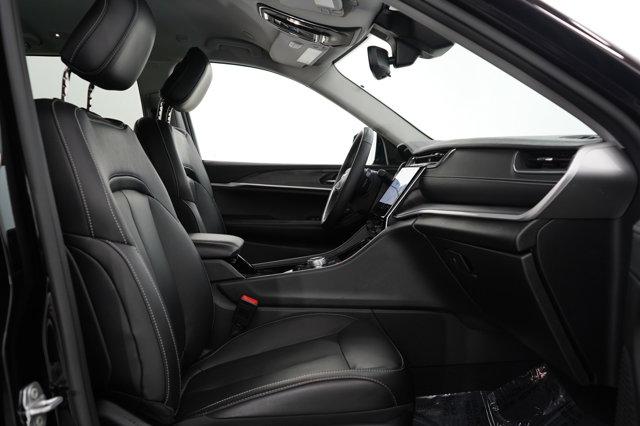 used 2023 Jeep Grand Cherokee car, priced at $35,999