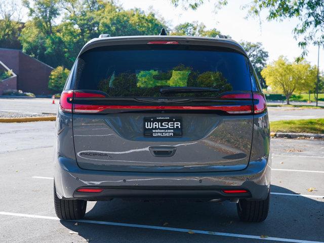 new 2023 Chrysler Pacifica car, priced at $46,998