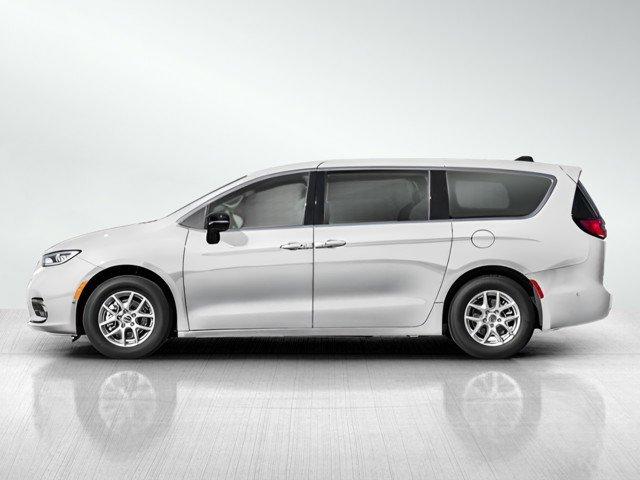 new 2026 Chrysler Pacifica car, priced at $46,349