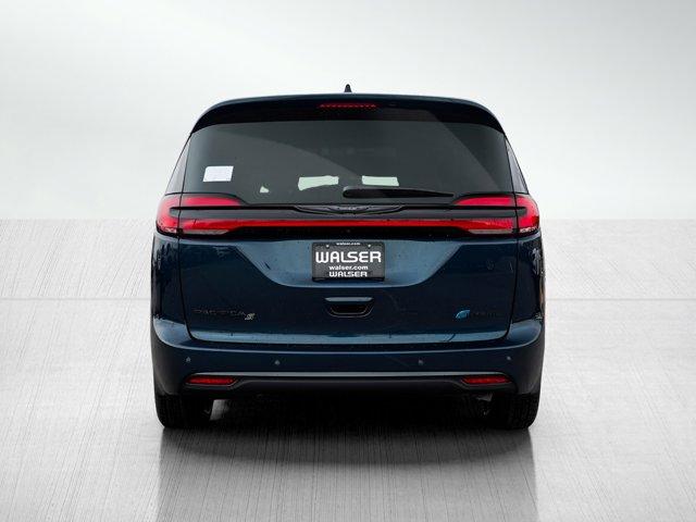 new 2025 Chrysler Pacifica Hybrid car, priced at $53,499