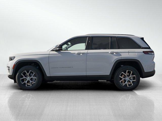 new 2025 Jeep Grand Cherokee car, priced at $45,299