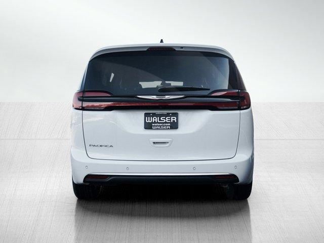 new 2024 Chrysler Pacifica car, priced at $39,999