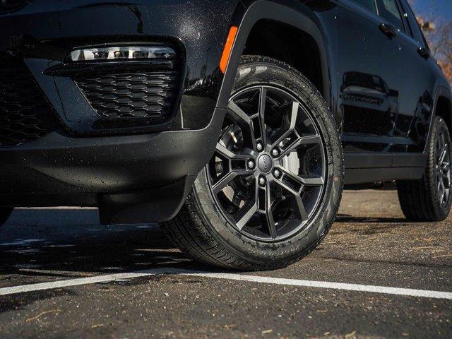 new 2025 Jeep Grand Cherokee car, priced at $50,949