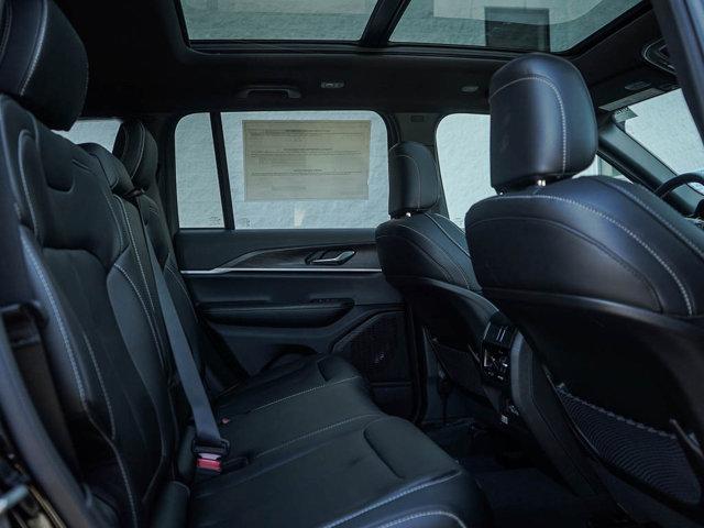 new 2025 Jeep Grand Cherokee car, priced at $50,949