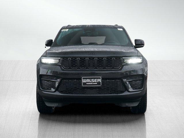 new 2025 Jeep Grand Cherokee car, priced at $42,999