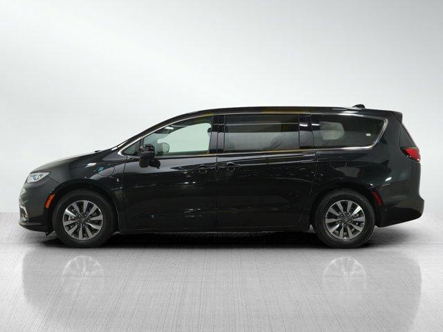 used 2023 Chrysler Pacifica Hybrid car, priced at $30,599