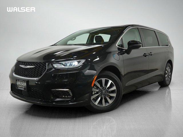 used 2023 Chrysler Pacifica Hybrid car, priced at $30,599