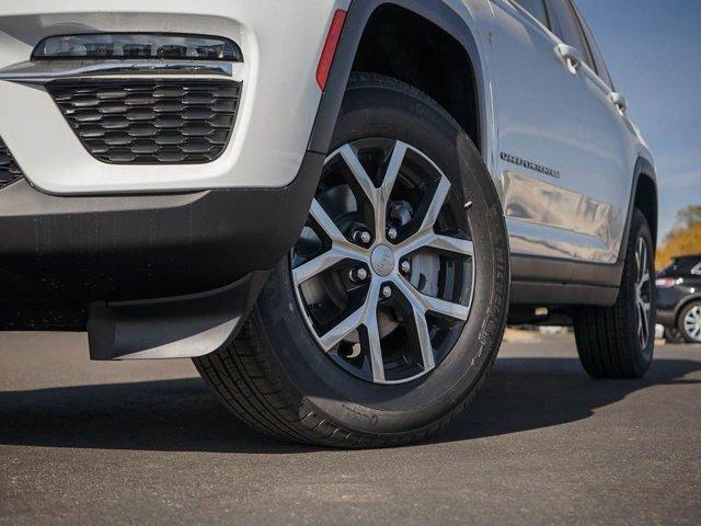 new 2025 Jeep Grand Cherokee car, priced at $42,349