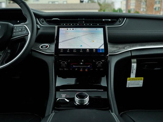 new 2025 Jeep Grand Cherokee car, priced at $46,000