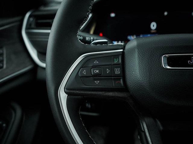 new 2025 Jeep Grand Cherokee car, priced at $46,000