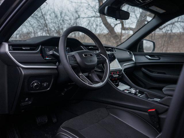 new 2024 Jeep Grand Cherokee car, priced at $45,170