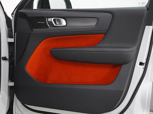 used 2019 Volvo XC40 car, priced at $24,998