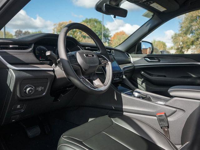 new 2025 Jeep Grand Cherokee car, priced at $43,499