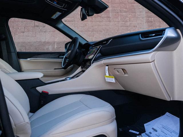 new 2025 Jeep Grand Cherokee car, priced at $47,549