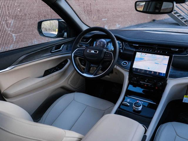 new 2025 Jeep Grand Cherokee car, priced at $47,549