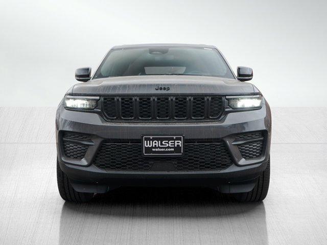 new 2024 Jeep Grand Cherokee car, priced at $45,670