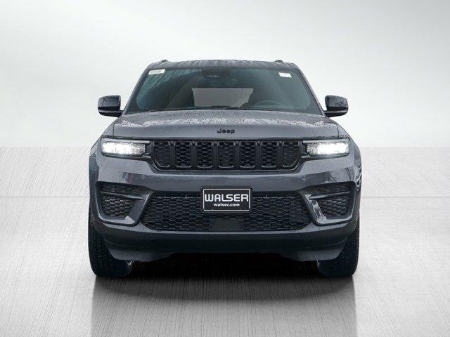 new 2025 Jeep Grand Cherokee car, priced at $42,999