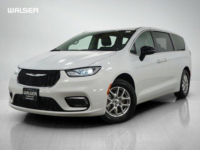 used 2024 Chrysler Pacifica car, priced at $32,998