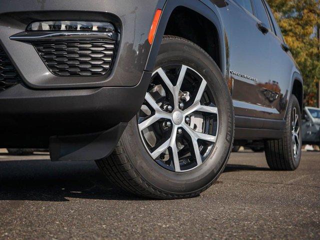new 2025 Jeep Grand Cherokee car, priced at $45,965