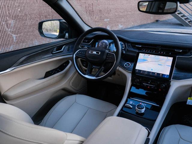 new 2025 Jeep Grand Cherokee car, priced at $47,606
