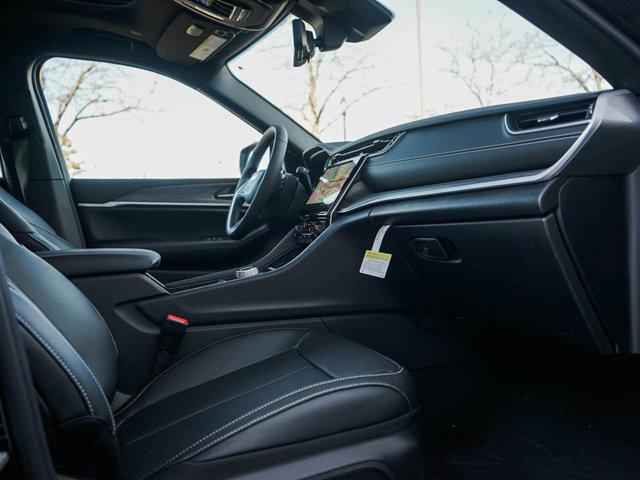 new 2025 Jeep Grand Cherokee car, priced at $48,857