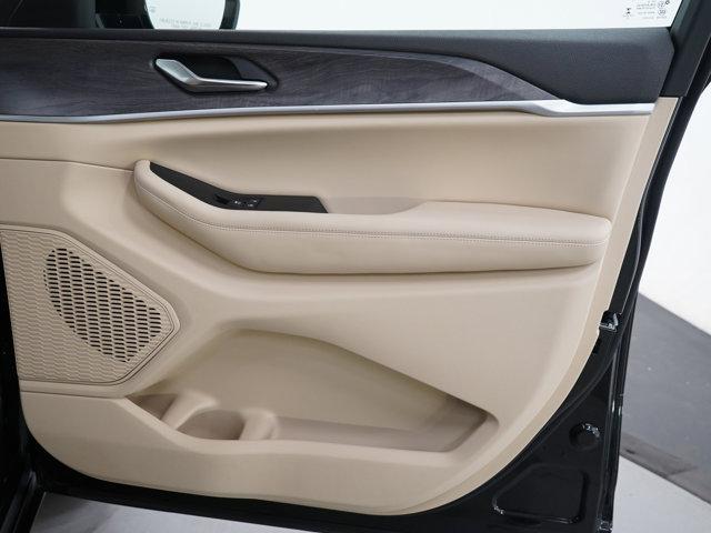 used 2023 Jeep Grand Cherokee car, priced at $33,499