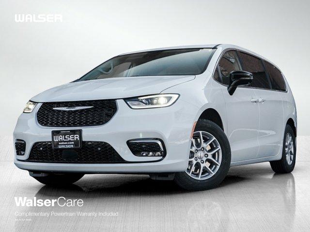 new 2024 Chrysler Pacifica car, priced at $41,049