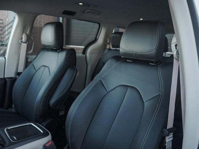 new 2024 Chrysler Pacifica car, priced at $41,049