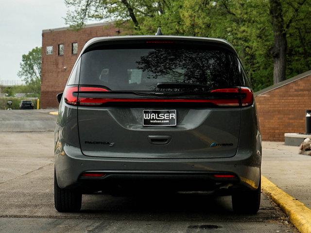new 2022 Chrysler Pacifica car, priced at $48,748
