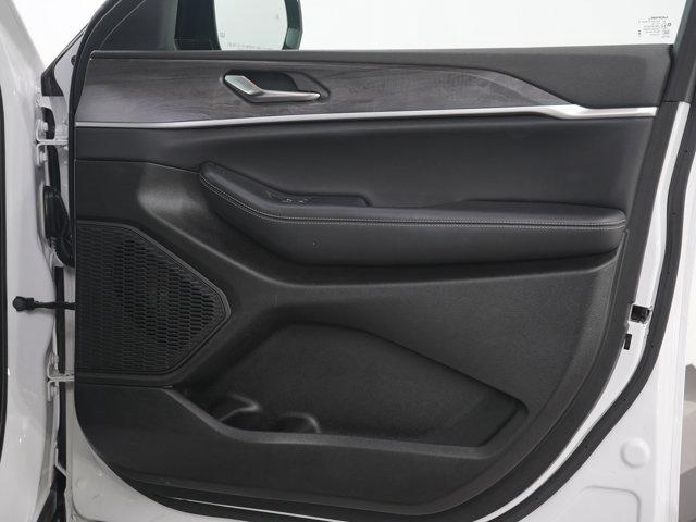 used 2024 Jeep Grand Cherokee car, priced at $33,998