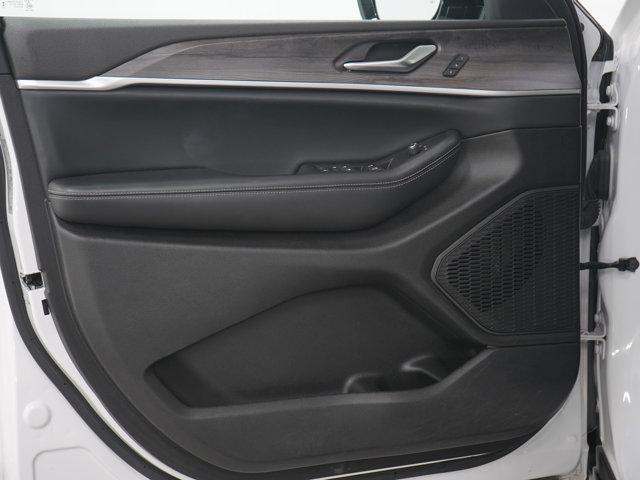 used 2024 Jeep Grand Cherokee car, priced at $33,998